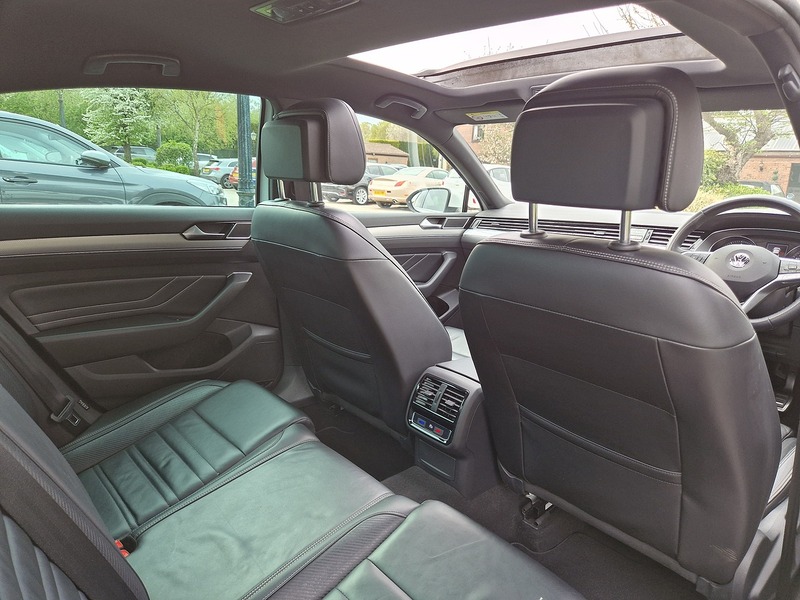Volkswagen Passat TSI EVO R-Line - U11630