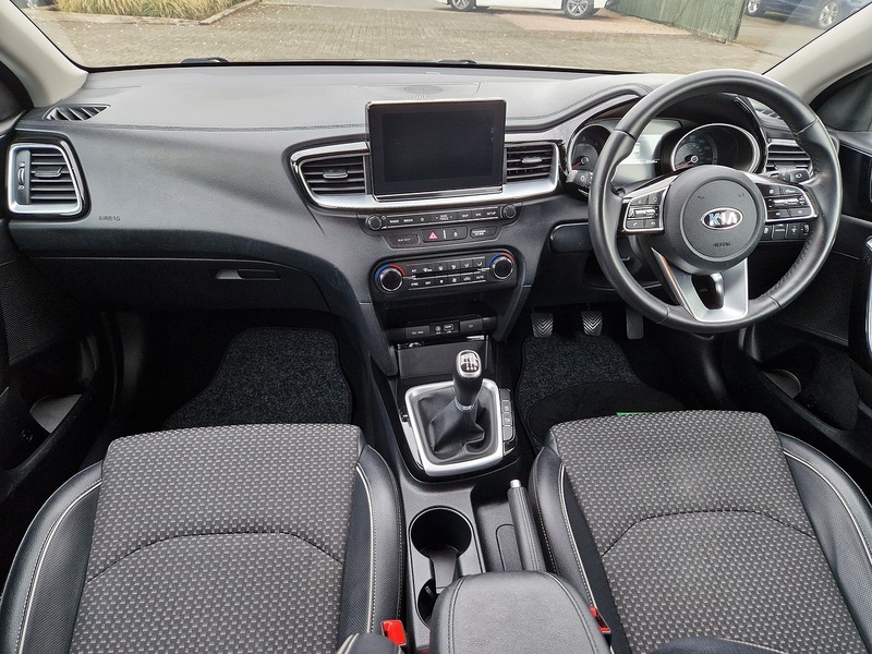 Kia Ceed CRDi 3 - U11642