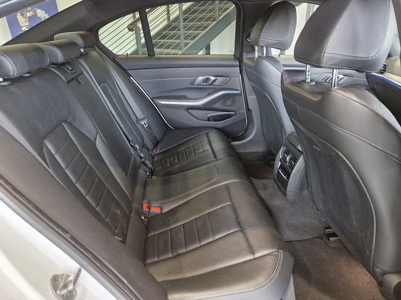 BMW 3 Series 320i M Sport - U11646