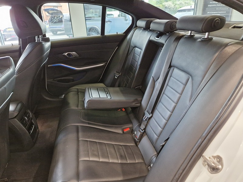 BMW 3 Series 320i M Sport - U11646