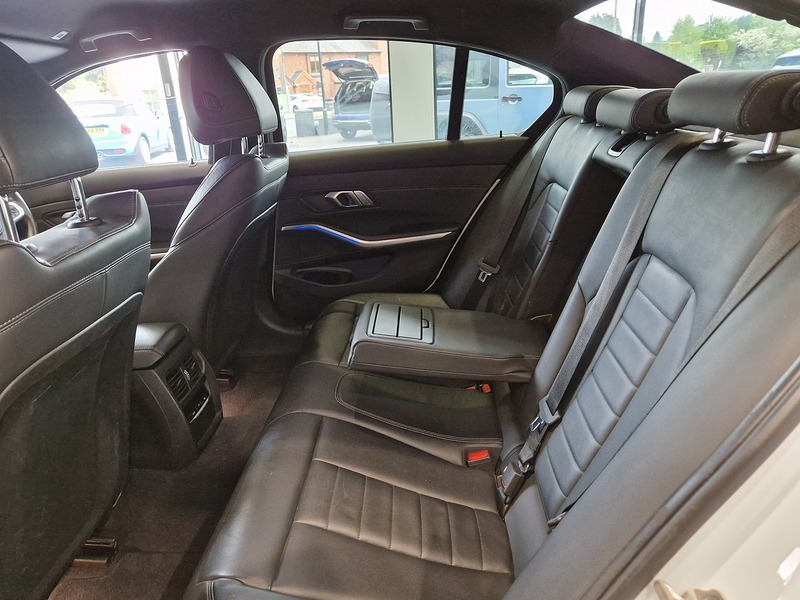 BMW 3 Series 320i M Sport - U11646