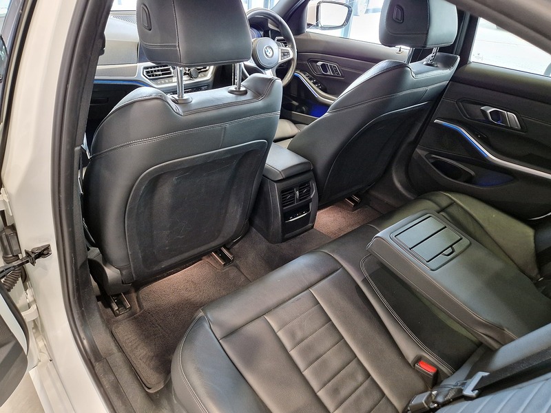 BMW 3 Series 320i M Sport - U11646