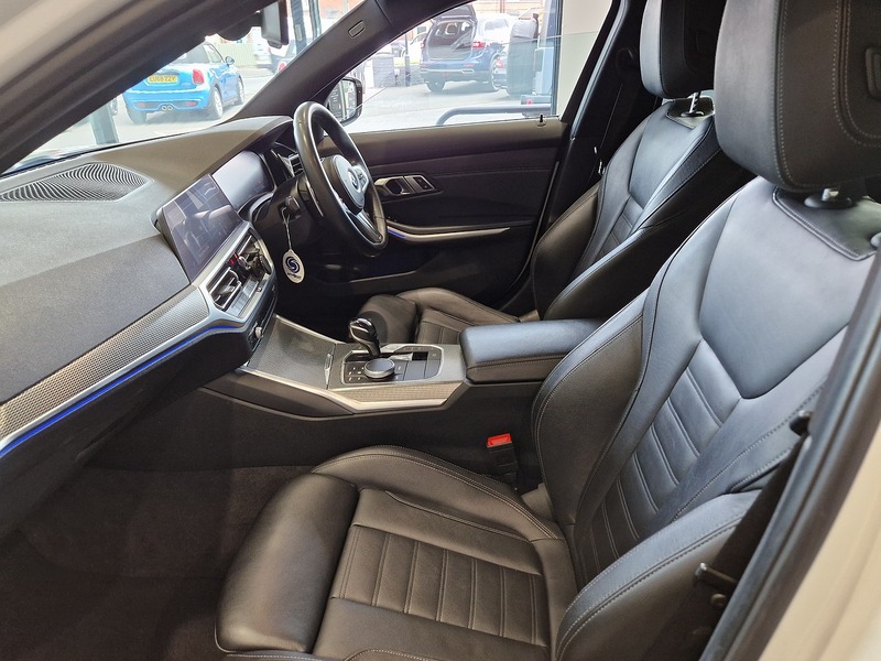 BMW 3 Series 320i M Sport - U11646