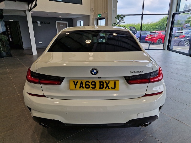BMW 3 Series 320i M Sport - U11646