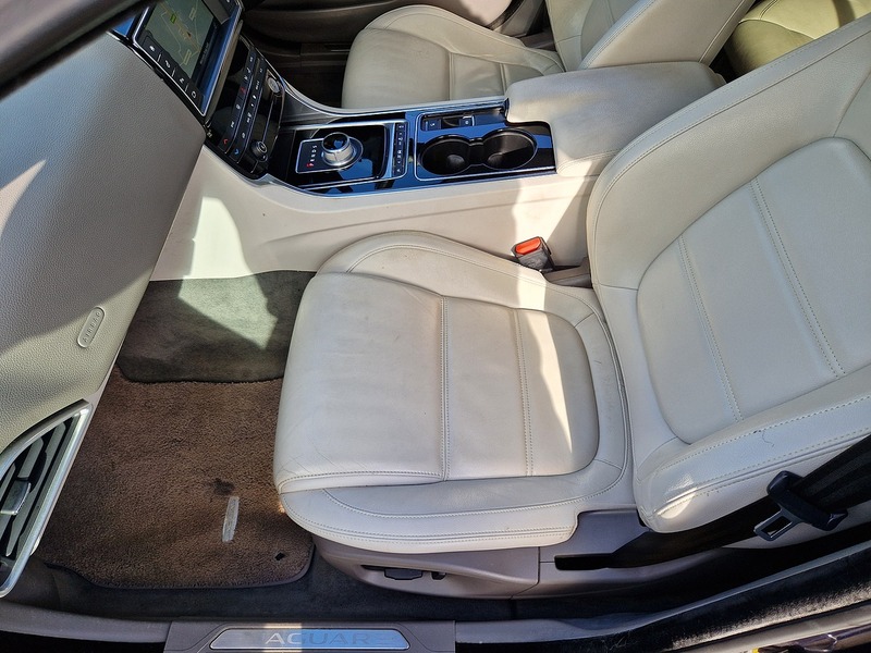 Jaguar XE GTDi Prestige - U11647