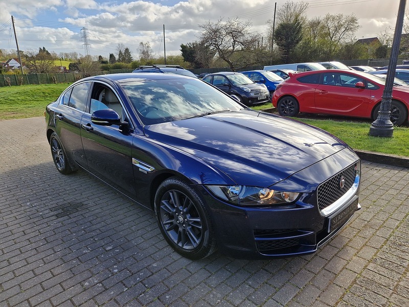 Jaguar XE GTDi Prestige - U11647