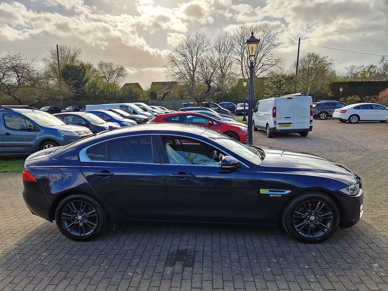 Jaguar XE GTDi Prestige - U11647