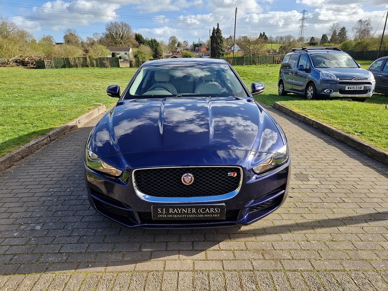 Jaguar XE GTDi Prestige - U11647