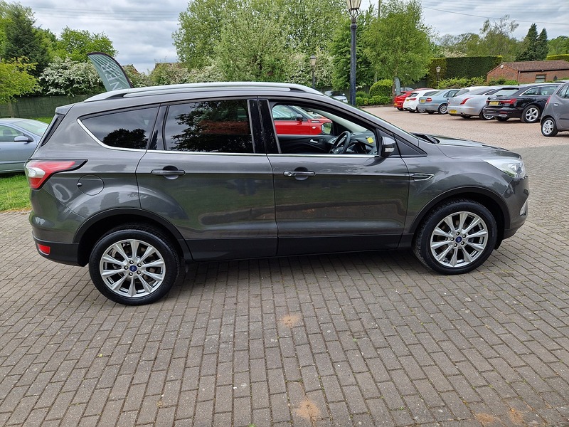 Ford Kuga TDCi EcoBlue Titanium Edition - U11654
