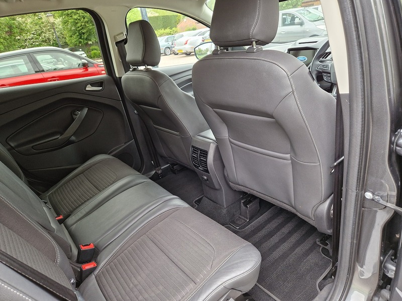 Ford Kuga TDCi EcoBlue Titanium Edition - U11654