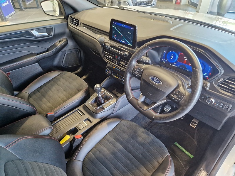 Ford Kuga EcoBlue ST-Line Edition - U11673