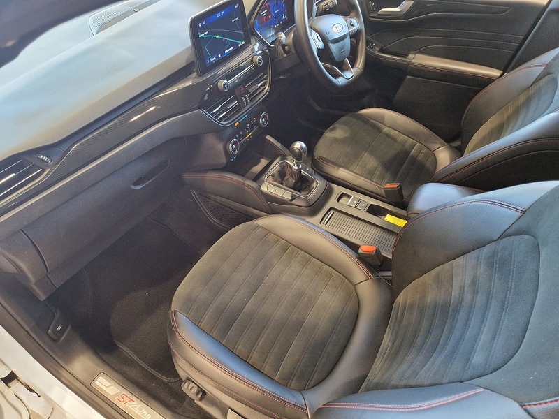 Ford Kuga EcoBlue ST-Line Edition - U11673