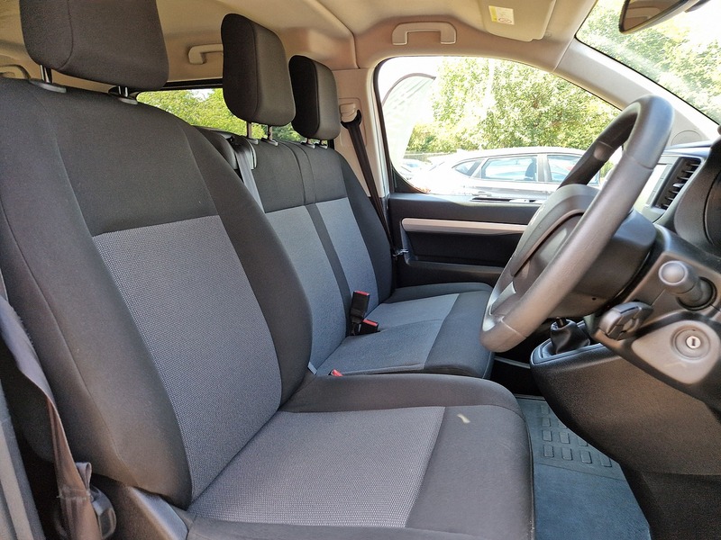 Peugeot Traveller BlueHDi Business - U11682