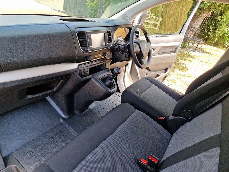 Peugeot Traveller BlueHDi Business - U11682