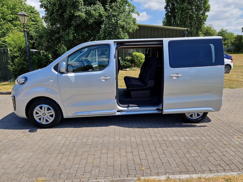 Peugeot Traveller BlueHDi Business - U11682