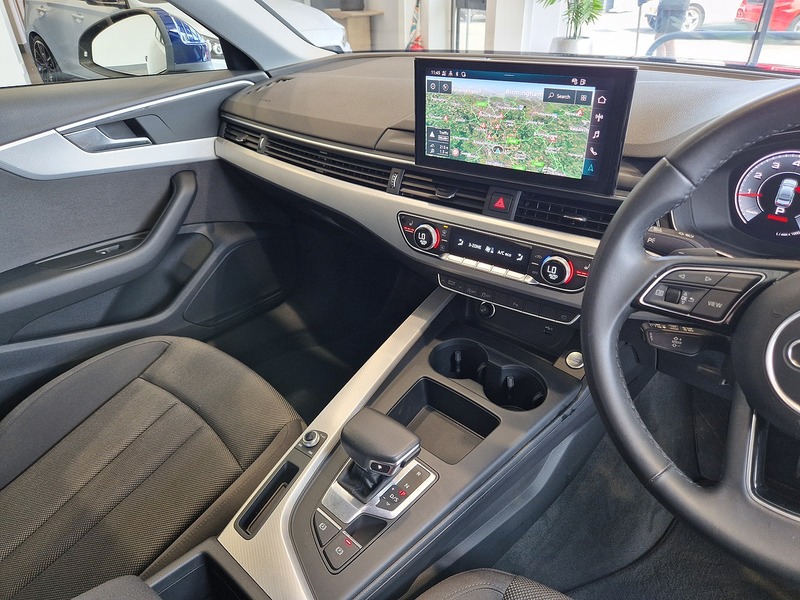 Audi A4 TFSI Technik - U11687