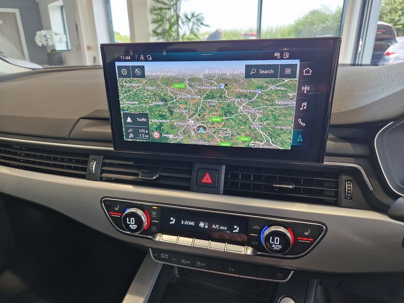 Audi A4 TFSI Technik - U11687