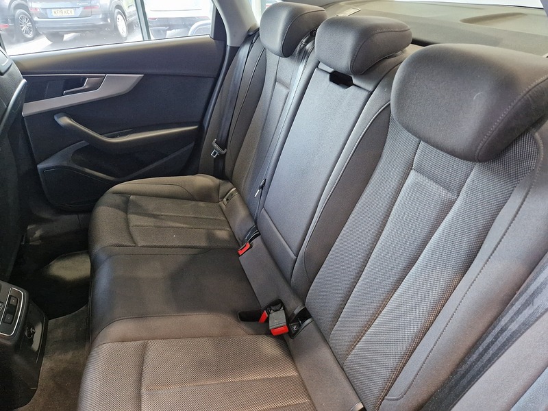 Audi A4 TFSI Technik - U11687