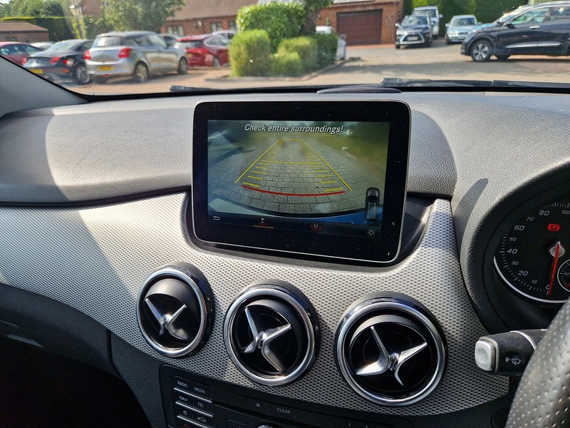 Mercedes-Benz B Class B200d Sport - U11693