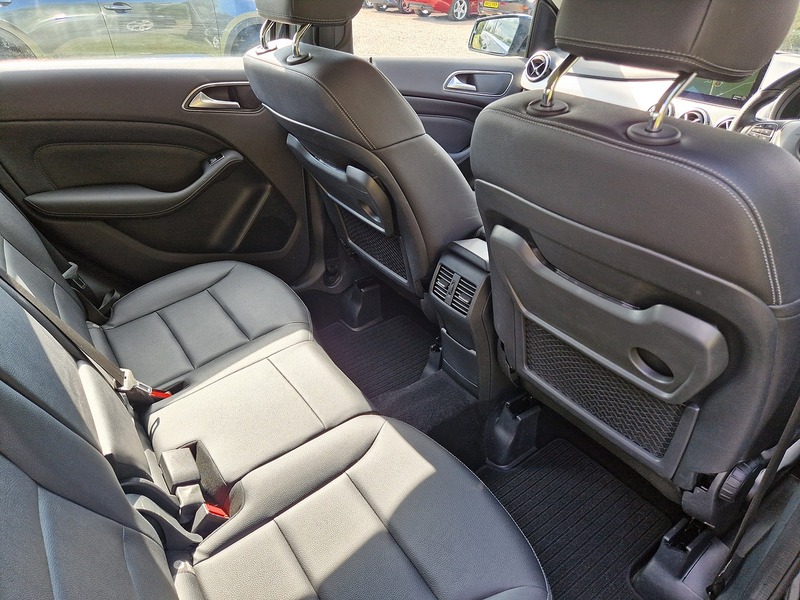 Mercedes-Benz B Class B200d Sport - U11693