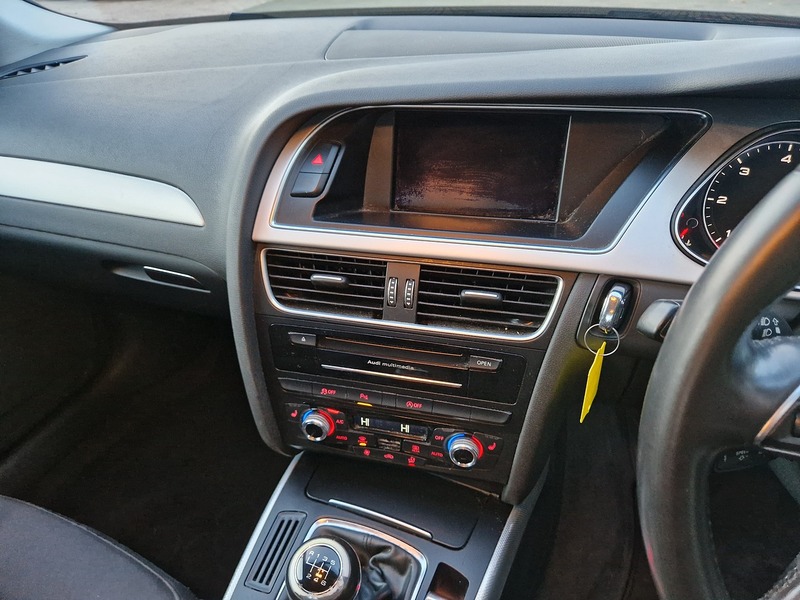 Audi A4 TDI ultra SE - U11702