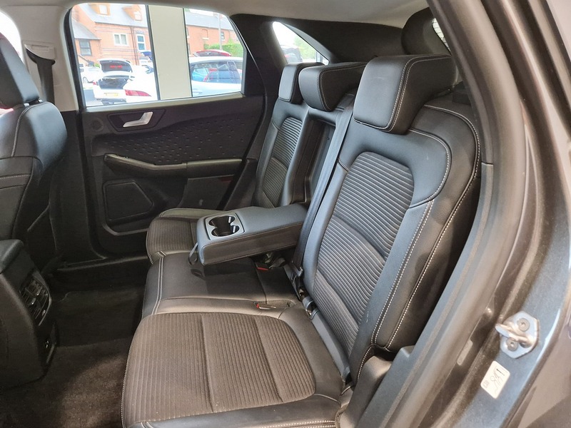 Ford Kuga EcoBlue MHEV Titanium Edition - U11704