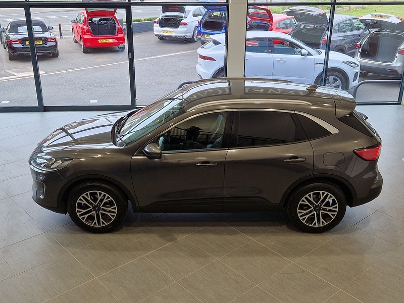 Ford Kuga EcoBlue MHEV Titanium Edition - U11704