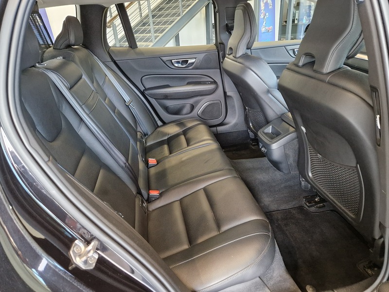 Volvo V60 D3 Momentum Plus - U11709