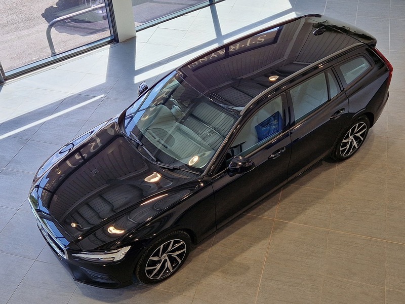 Volvo V60 D3 Momentum Plus - U11709