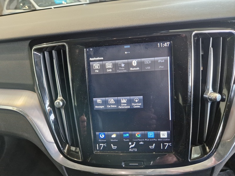 Volvo V60 D3 Momentum Plus - U11709