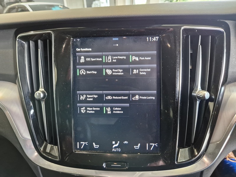 Volvo V60 D3 Momentum Plus - U11709