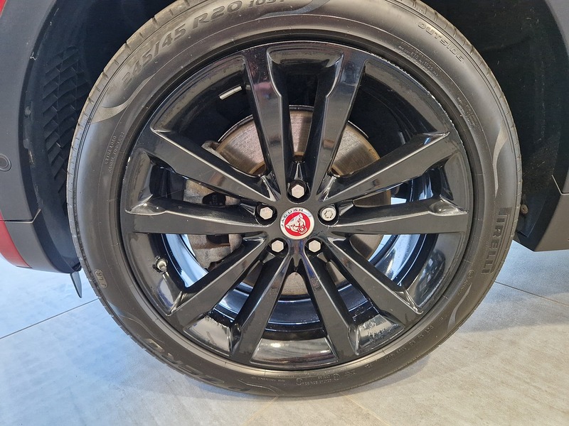 Jaguar E-PACE D240 R-Dynamic HSE - U11736