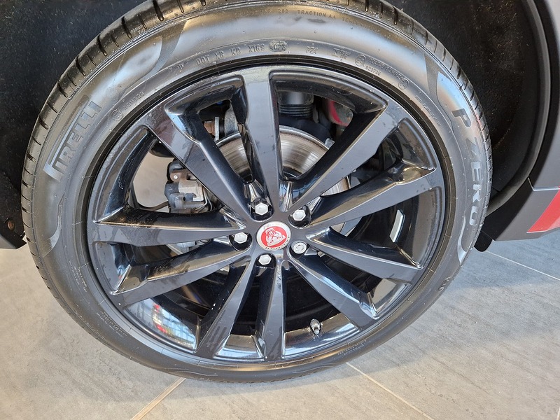 Jaguar E-PACE D240 R-Dynamic HSE - U11736