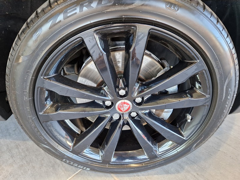 Jaguar E-PACE D240 R-Dynamic HSE - U11736