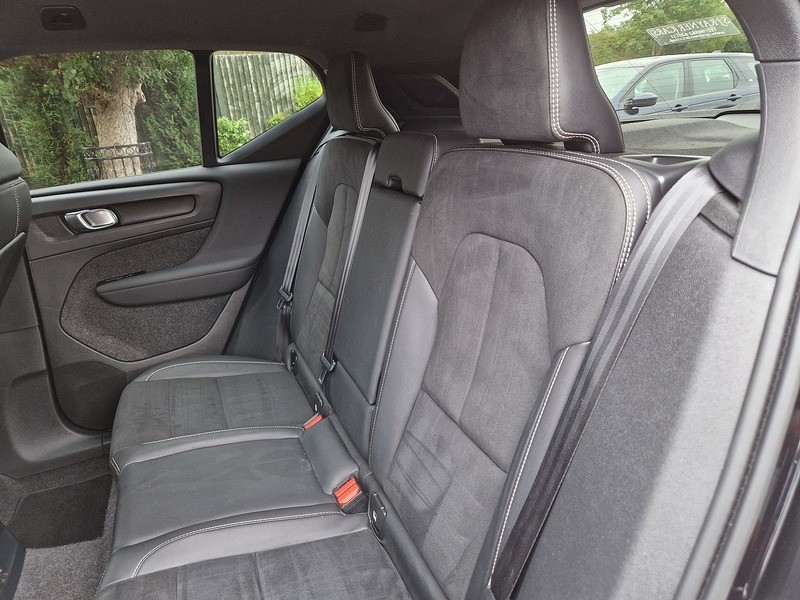 Volvo XC40 h T5 Twin Engine R-Design Pro - U11741