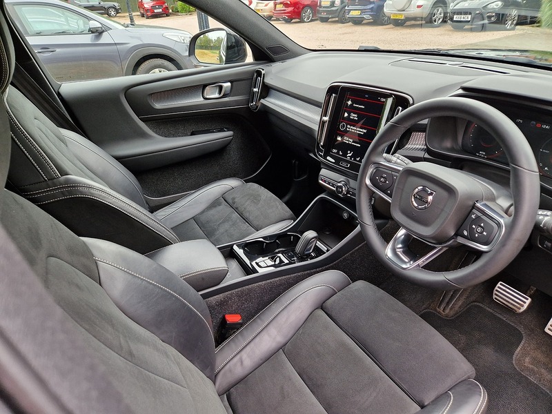 Volvo XC40 h T5 Twin Engine R-Design Pro - U11741