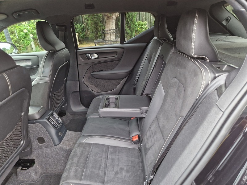 Volvo XC40 h T5 Twin Engine R-Design Pro - U11741