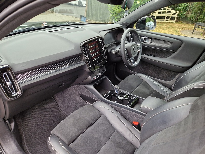 Volvo XC40 h T5 Twin Engine R-Design Pro - U11741
