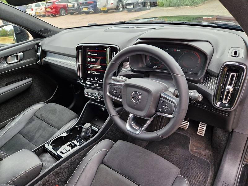 Volvo XC40 h T5 Twin Engine R-Design Pro - U11741
