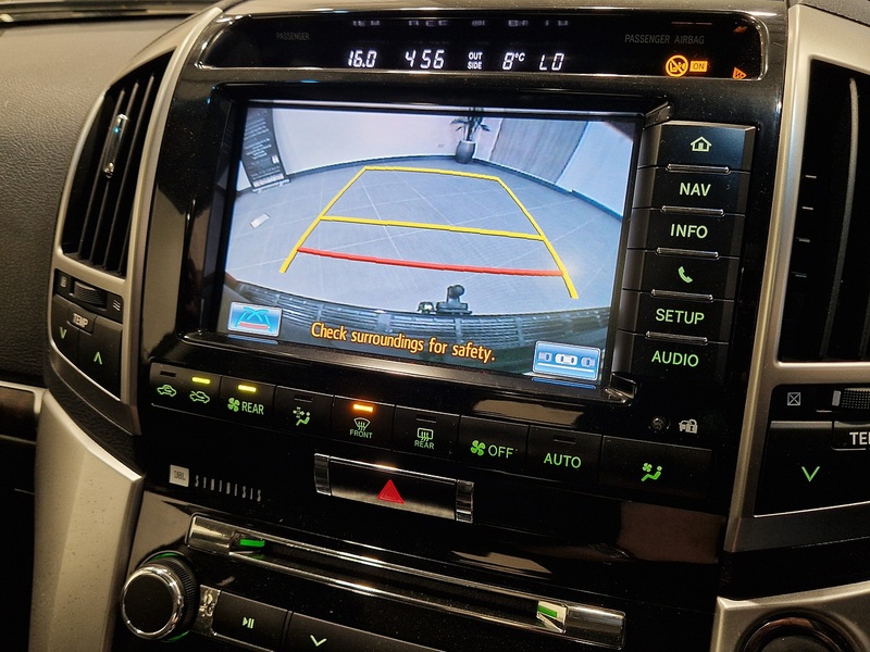 Toyota Land Cruiser D-4D V8 - U11746