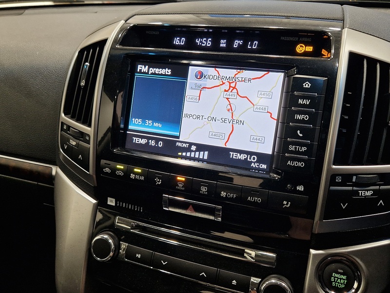 Toyota Land Cruiser D-4D V8 - U11746