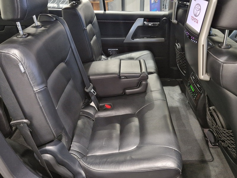 Toyota Land Cruiser D-4D V8 - U11746