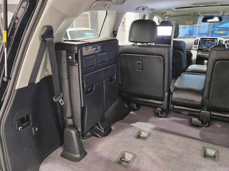 Toyota Land Cruiser D-4D V8 - U11746