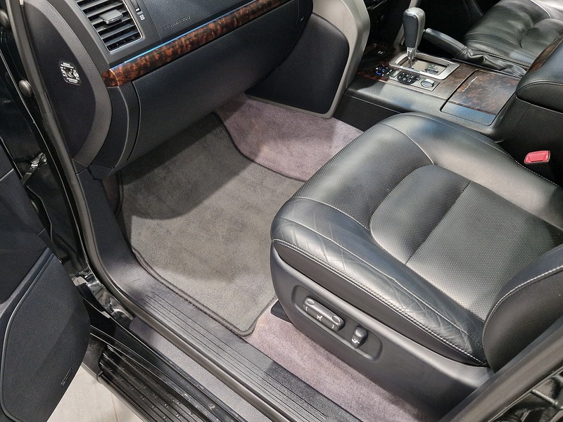 Toyota Land Cruiser D-4D V8 - U11746