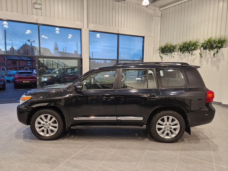 Toyota Land Cruiser D-4D V8 - U11746