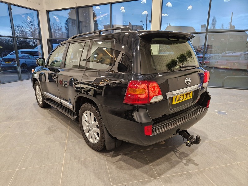 Toyota Land Cruiser D-4D V8 - U11746