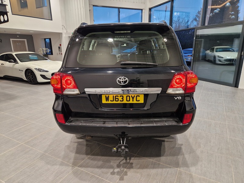 Toyota Land Cruiser D-4D V8 - U11746