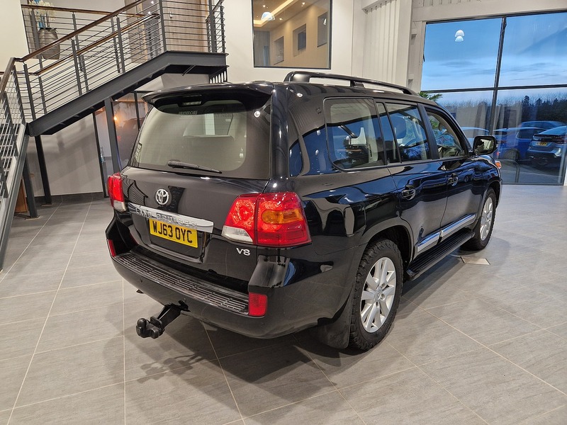 Toyota Land Cruiser D-4D V8 - U11746