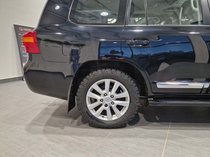 Toyota Land Cruiser D-4D V8 - U11746