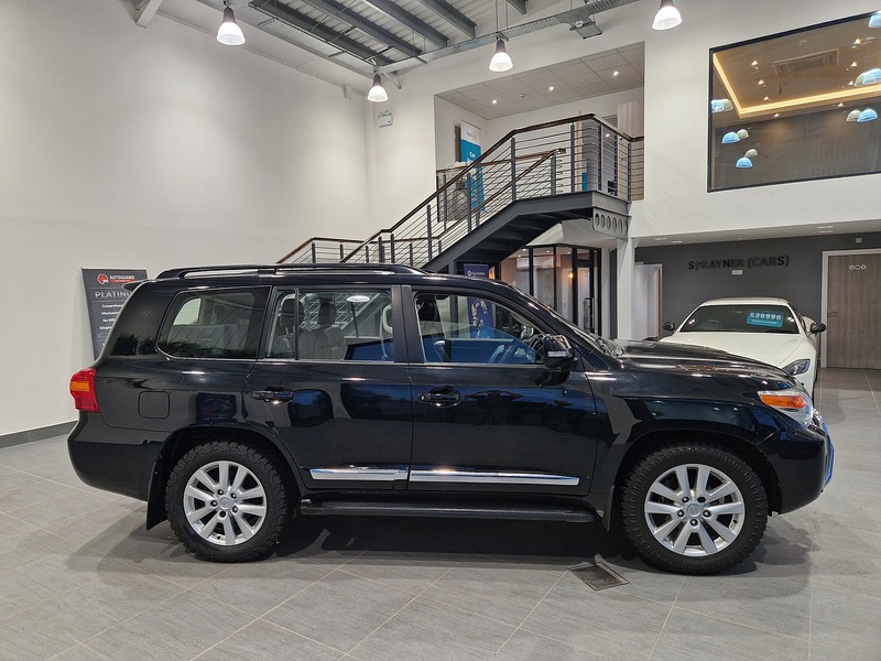 Toyota Land Cruiser D-4D V8 - U11746